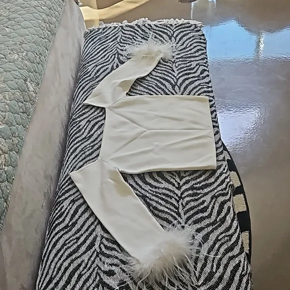 Lucy Paris's white top - Picture 5 of 9